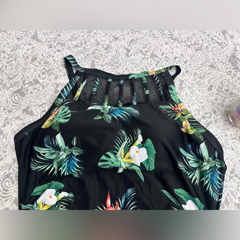 NWT Tropical Halter Swim Top Women Size L - Picture 4 of 10